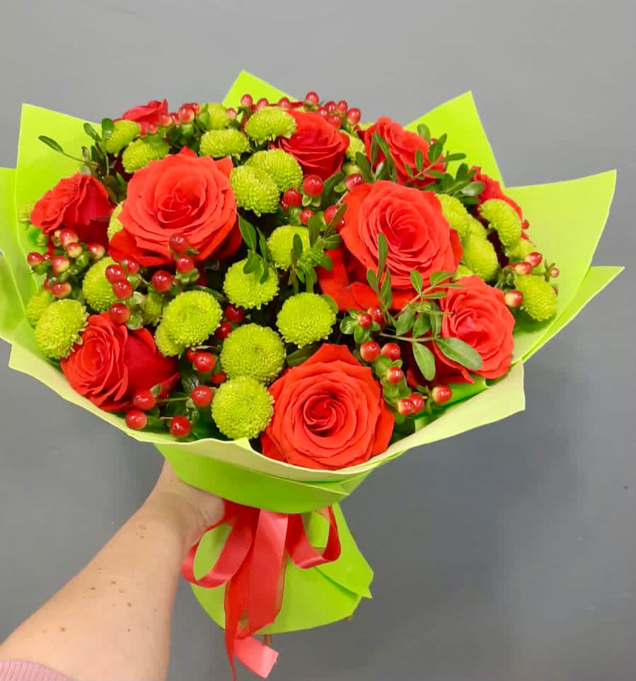 Букет цветов из: Хризантемы и Розы в Харовске