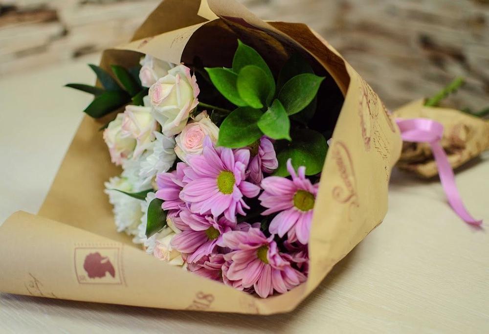 Букет цветов из: Розы и Хризантемы в Харовске