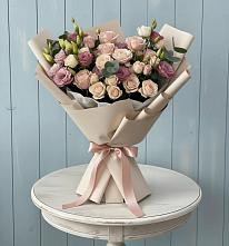Букет цветов из:  Розы и Лизиантусы в Харовске