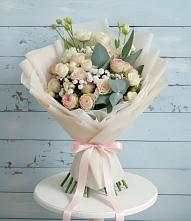 Букет цветов из:  Розы и Лизиантусы в Харовске