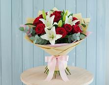 Букет цветов из:  Лилии и Розы в Харовске