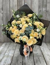 Букет цветов из:  Розы и Лизиантусы в Харовске