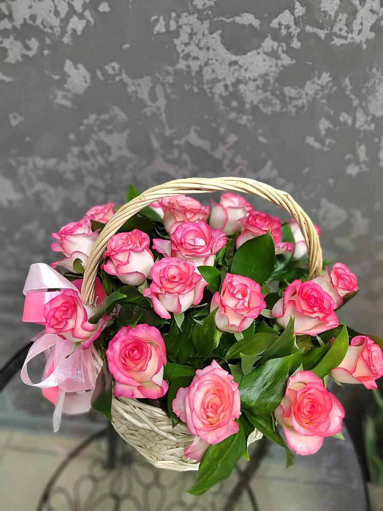 Цветочная композиция из Розы в корзине в Харовске