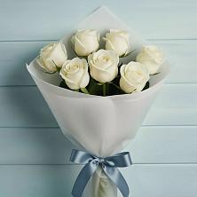 Букет 7 Белых роз Эдлесс Лав в Харовске