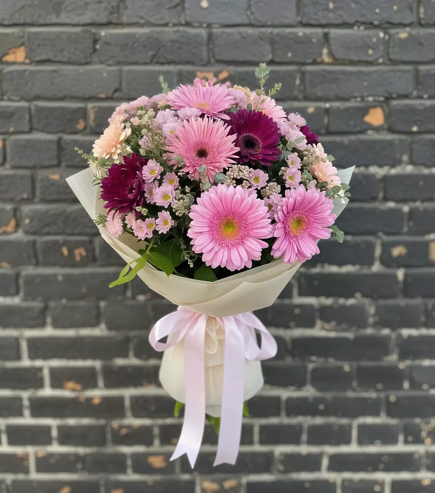 Букет цветов из: Герберы и Хризантемы в Харовске