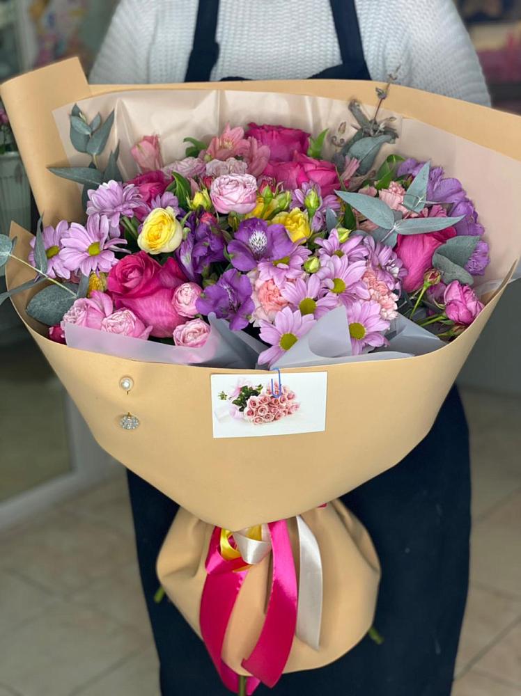 Букет цветов из: Хризантемы, Гвоздики и Альстромерии в Харовске