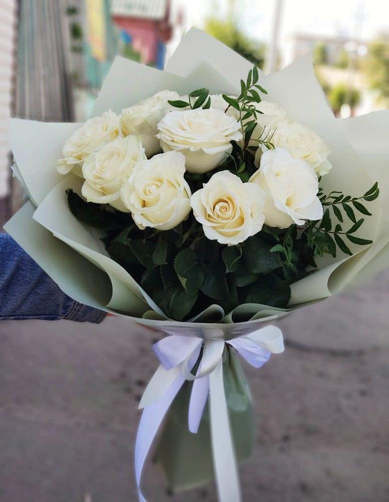 Букет Белые розы Проуд в Харовске