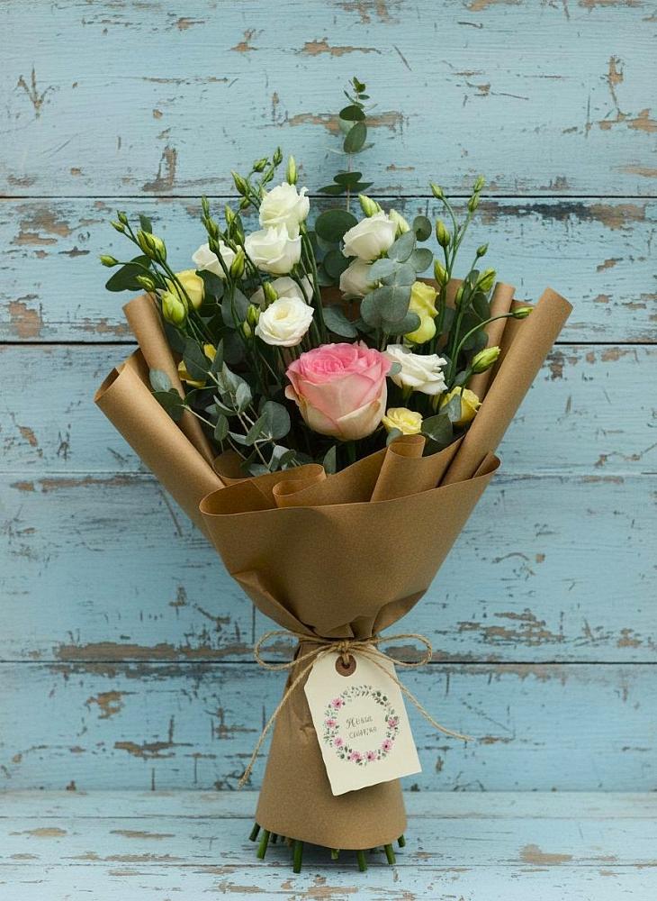 Букет цветов из: Розы и Лизиантусы в Харовске