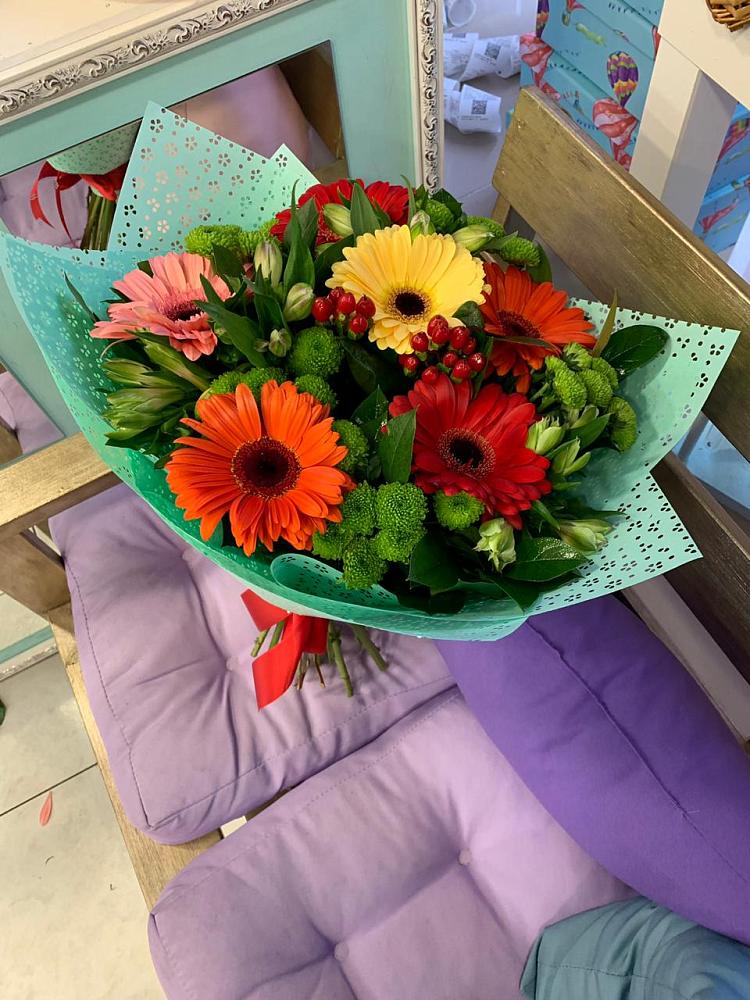 Букет цветов из: Герберы, Хризантемы и Альстромерии в Харовске