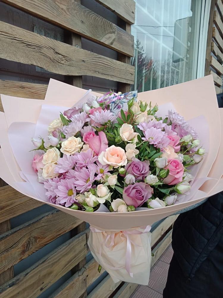 Букет цветов из: Розы и Хризантемы в Харовске