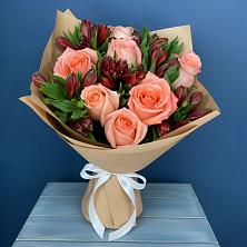 Букет цветов из:  Розы и Альстромерии в Харовске