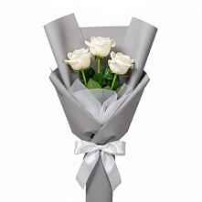 Букет 3 белые розы в Харовске