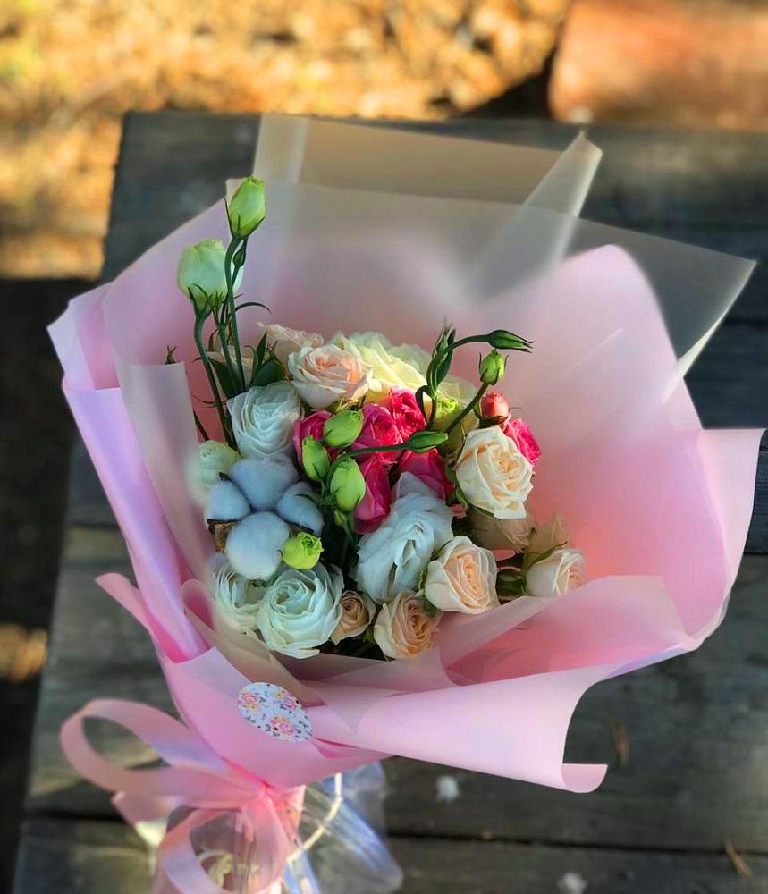 Букет цветов из: Розы и Лизиантусы в Харовске