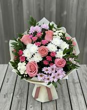 Букет цветов из:  Альстромерии, Гвоздики, Розы и Хризантемы в Харовске