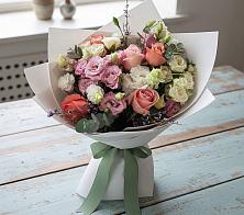 Букет цветов из:  Розы, Лизиантусы и Гвоздики #REPLACE_PRED# Харовске