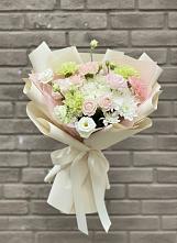Букет цветов из:  Гвоздики, Розы, Лизиантусы и Хризантемы в Харовске