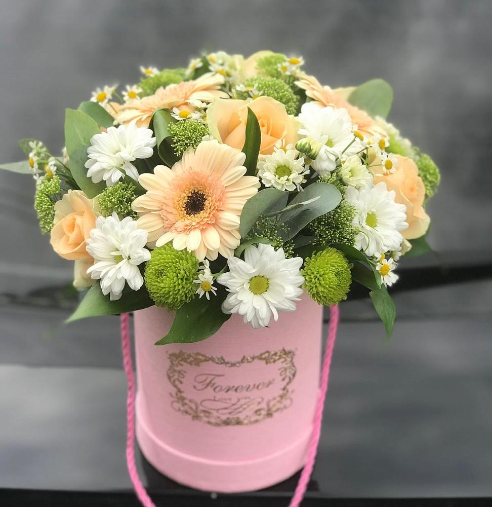 Цветочная композиция из Розы, Герберы и Хризантемы в шляпной коробке в Харовске