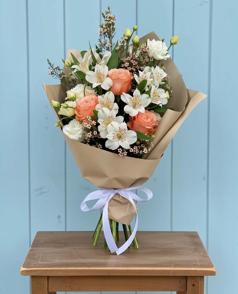 Букет цветов из: Альстромерии, Лизиантусы, Розы и Хризантемы в Харовске