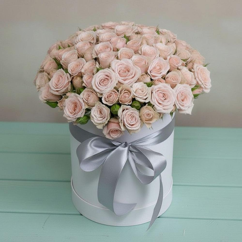 Цветочная композиция из Розы в шляпной коробке в Харовске