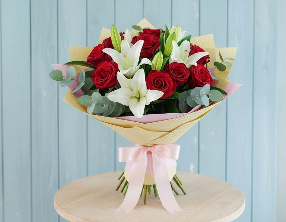 Букет цветов из: Лилии и Розы в Харовске